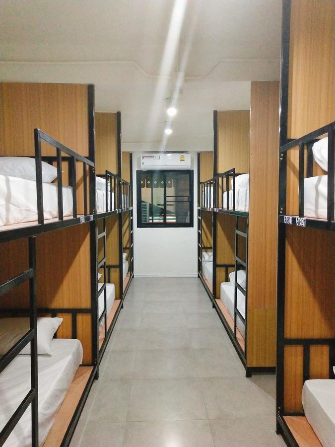 Cha Cha Cha Hostel Pattaya Exterior photo
