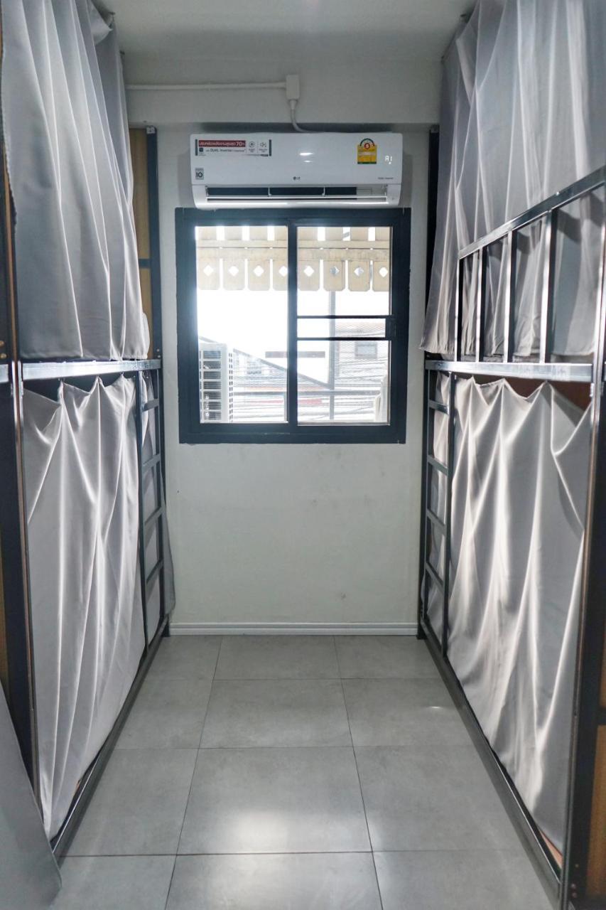 Cha Cha Cha Hostel Pattaya Exterior photo